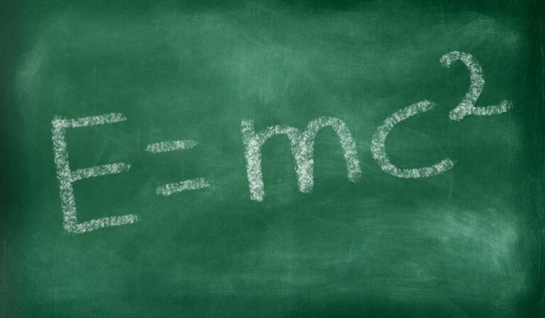 E=mc²公式黑板推导