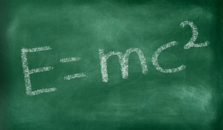 E=mc²公式黑板推导